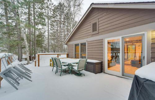 Waterfront Duluth Cabin with Deck and River View! - Foto 25