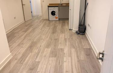 Epsom High Street Apartment 6 - Photo 5