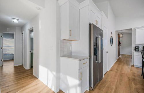 Disney-Close Lakefront Renovated 4BR Pool - Foto 32