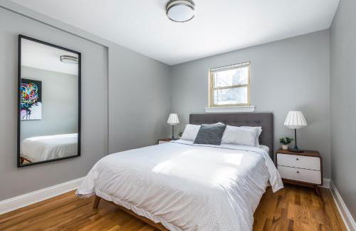 The Bright Retreat in Andersonville - Photo 13