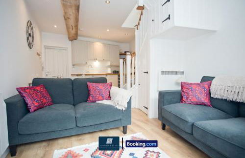 2 Bed House By Southern Stays Short Lets & Serviced Accommodation Bournemouth With Parking - Relocation & Family, 1km From The Beach - Photo 6