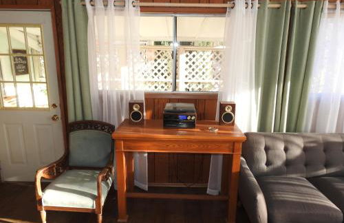 Miners Choice 3 Bedroom on Main St Bonus Rooms Sleeps up to 9 TV WIFI Piano - Foto 48