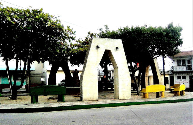 Family Treehouse Retreat Cozy Cabin in Tropical Gardens, Minutes From Ruins - Foto 15