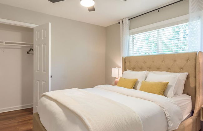 Beautiful Large Newly Renovated 5 Bedroom House - Foto 3