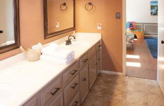 Spacious and quiet 4 bed 3 and a half bath home away from home in Katy Texas - Foto 34