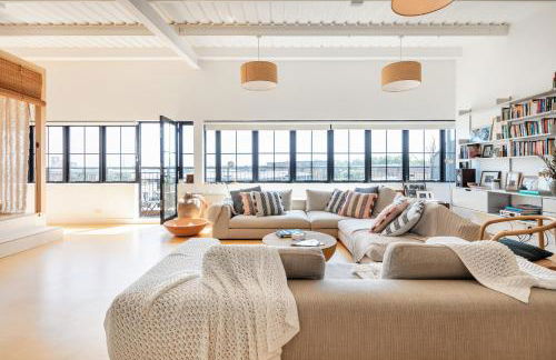 Large Penthouse in unique former Warehouse furnished with premium fittings for a luxurious stay - Foto 1