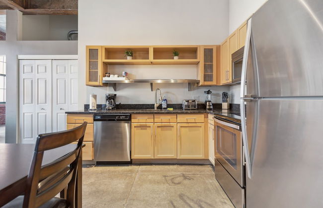 Historic Loft Retreat With Pool - Foto 64