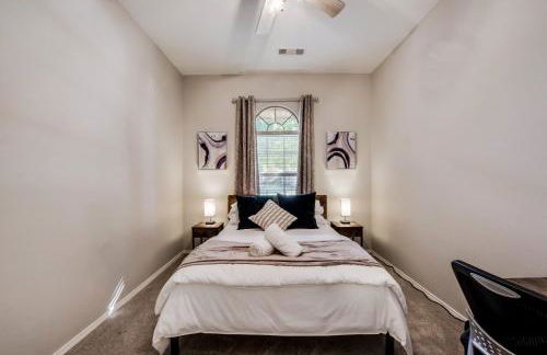 Heart of Grand Prairie 4BD with Pool & Game Room - Foto 24