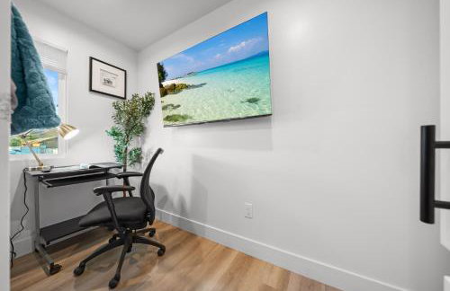 Entire Private Home with 3 Bedrooms 2 Bathrooms, with Garage, Gated Yard, King Bed House, Available Now - Foto 57