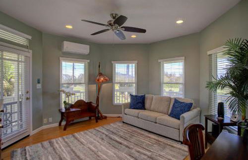 Grand Melemele 3 Bedroom Home by RedAwning - Foto 28