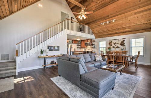 Lakefront Eatonton Home Boat Dock and Fire Pit - Foto 5