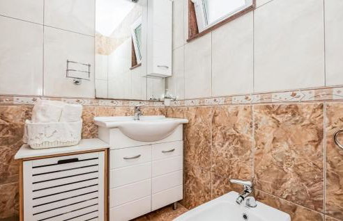 2 Bedroom Stunning Home In Desne - Foto 41