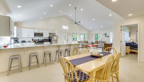 Lake Champlain Retreat with Grill, Fire Pit! - Foto 3