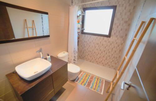 CASA LAS 7 CEPAS moderna y acogedora en plena naturaleza - Foto 22