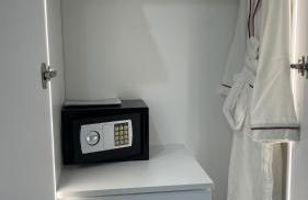 Private Luxury By The Sea, With A Personal Gym, Hot Tub, And Free Parking! - Photo 46