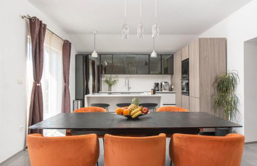 Luxury Villa Kristina with Heated Pool near Omis for 12 Guests - Foto 16