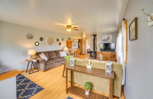 Lakefront Wisconsin Home with Boat Dock and Fire Pit! - Foto 3