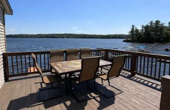 Lakeside Lodge- Newly Renovated Cabin on Black Lake - Foto 2