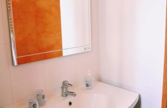 Logement indépendant dans cité médiévale - Foto 8