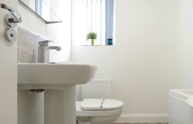 Tudors eSuites Birmingham House with Private Garden Free Parking - Foto 14