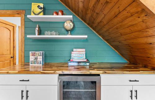 Gorgeous 5 Bdr with Hot Tub - Walk to Holi-Mont! - Foto 30