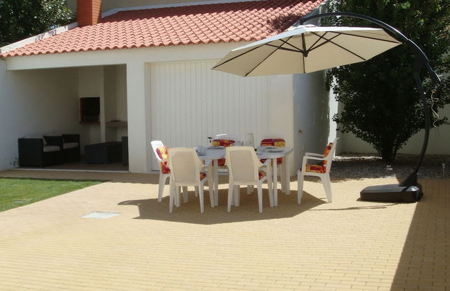 Modern Villa in Sao Martinho do Porto With Swimming Pool - Photo 15