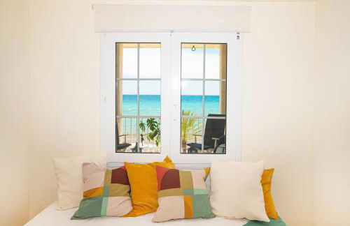 Vistas Increíbles y Confort en 1ª Línea de Playa - Photo 25