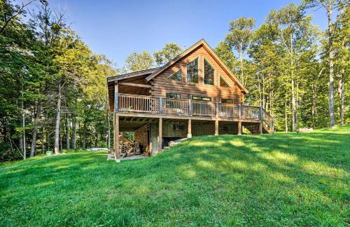 Londonderry Chalet w/ Deck, Fire Pit & Views! - Foto 1