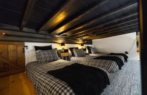 Luxury TC Loft: Historic Condo! - Foto 29