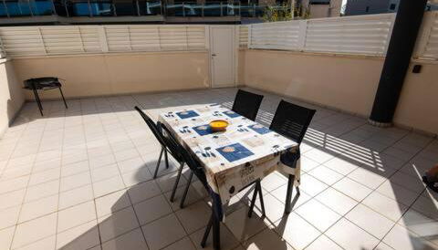 Ground floor apartment on the seafront with pool - Foto 5