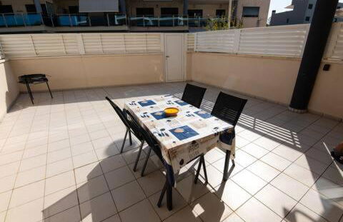 Ground floor apartment on the seafront with pool - Foto 5