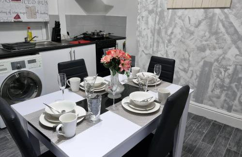 *12PR* Setup for your most relaxed & amazing stay + Free Parking + Free Fast WiFi * - Foto 27