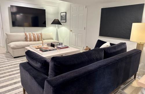 Quiet Luxury in the Heart of the Hamptons - Foto 35