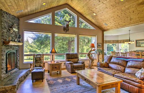 Serene South Bend Family Escape Dogs Welcome - Photo 1