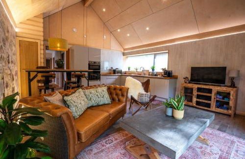 Thyme Lodge 2BR with Hot Tub near Black Mountain - Foto 8