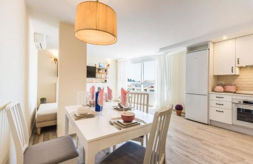 Malaga Centre Apartment with Parking - Photo 2