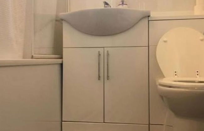 Small Modern Comfortable 2 Bedroom Apartment - Cmyr - Foto 24