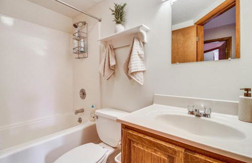 Bearfoot Apres Mtn-View Condo Less Than 1 Mi to Mt Snow! - Foto 14