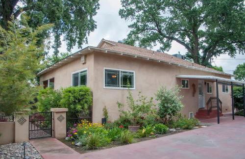 Sequoia Basecamp with Hot Tub Oasis - Foto 25