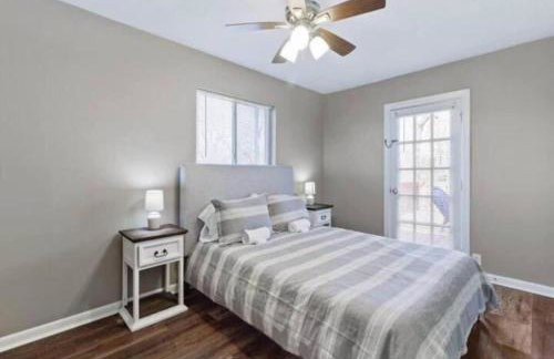 Travis' Place - Convenient and Affordable Location - Foto 10