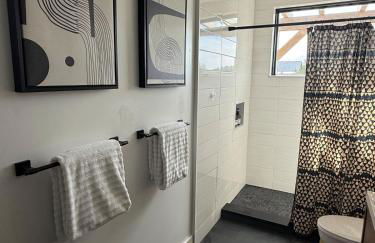 Gray Owl Lodge- A Serene Lakefront Retreat on Sleepy Hollow Lake near Hudson NY - Foto 33