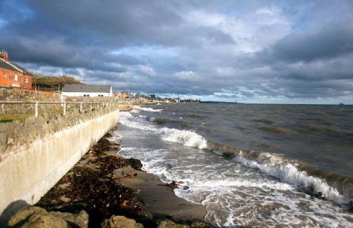 For Sea Lovers ! Coastguard Boat House right on Belfast Lough - Foto 4
