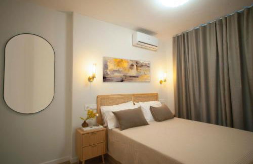 Apart moderno con vista al mar, Piscina, Parking - Photo 2