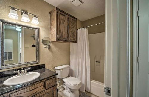 Game Day Retreat Pool Access, 2 Mi to Texas A and M - Foto 15