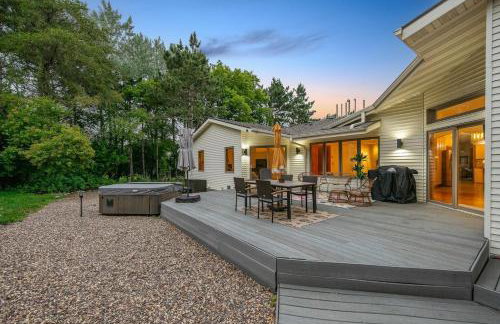 3 Acre Stillwater Oasis,Min from Downtown,Hot Tub - Foto 1