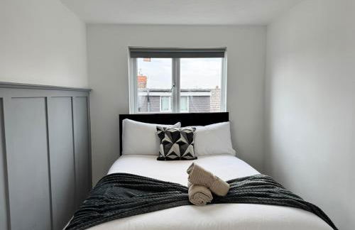 6B 3Bath - Free Parking - TVs In EVERY Room - Foto 15