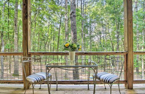 Romantic Asheville Area Cabin with Deck and Hot Tub! - Foto 28