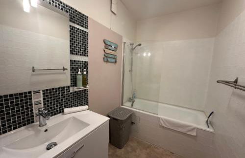 ORLEANS CENTRE PROCHE GARE - Appartement fonctionnel Résidence calme Parking privé gratuit - LE CENTRAL ELEGANCE - Foto 25