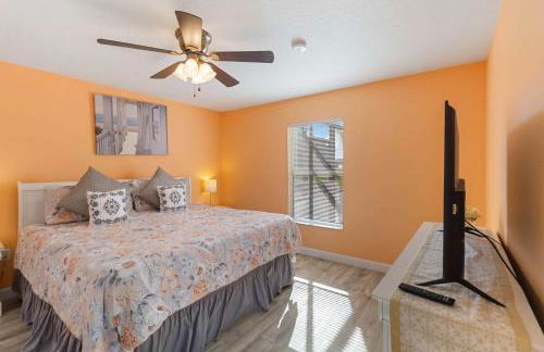 Spacious 4 Bedroom Vacation Villa Near Disney perfect for Two Families - Foto 16