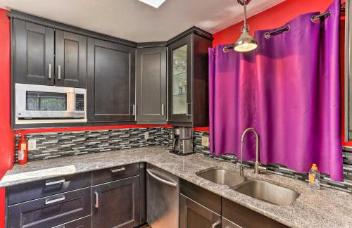 Vibrant Weaverville Escape with Deck and Creek! - Foto 12